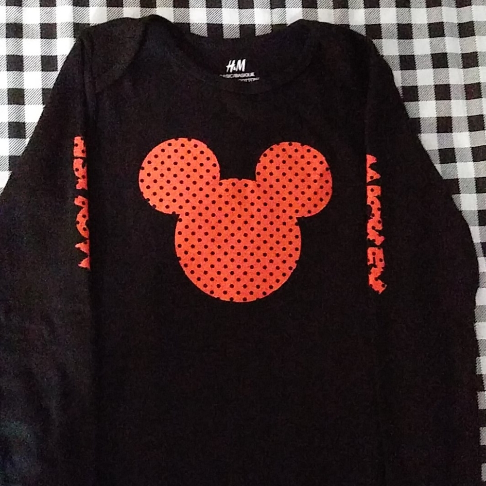 Costum shirt can add name for $5